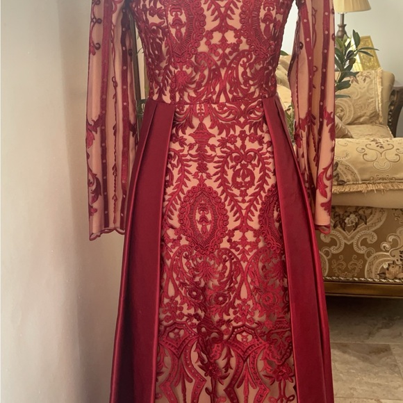 Dress - Picture 2 of 8